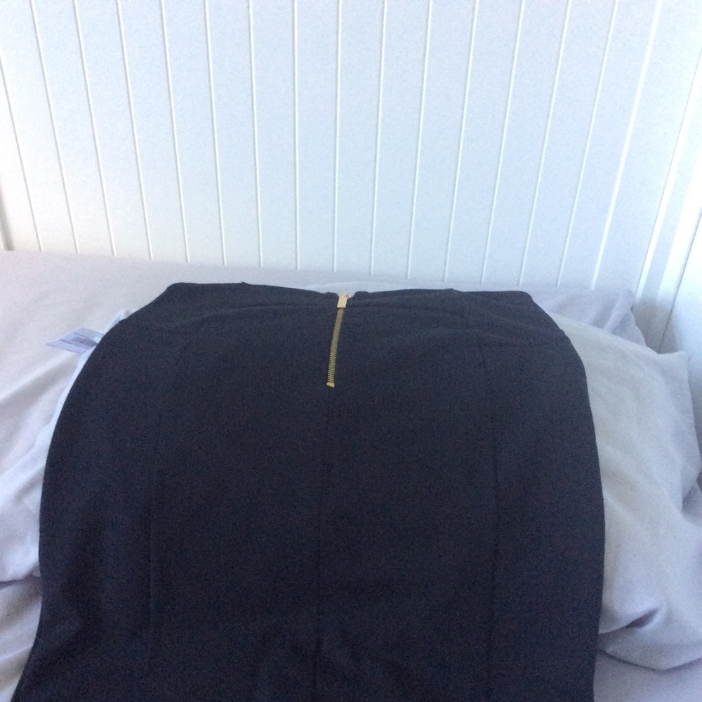 Skirt - Picture 2 of 4